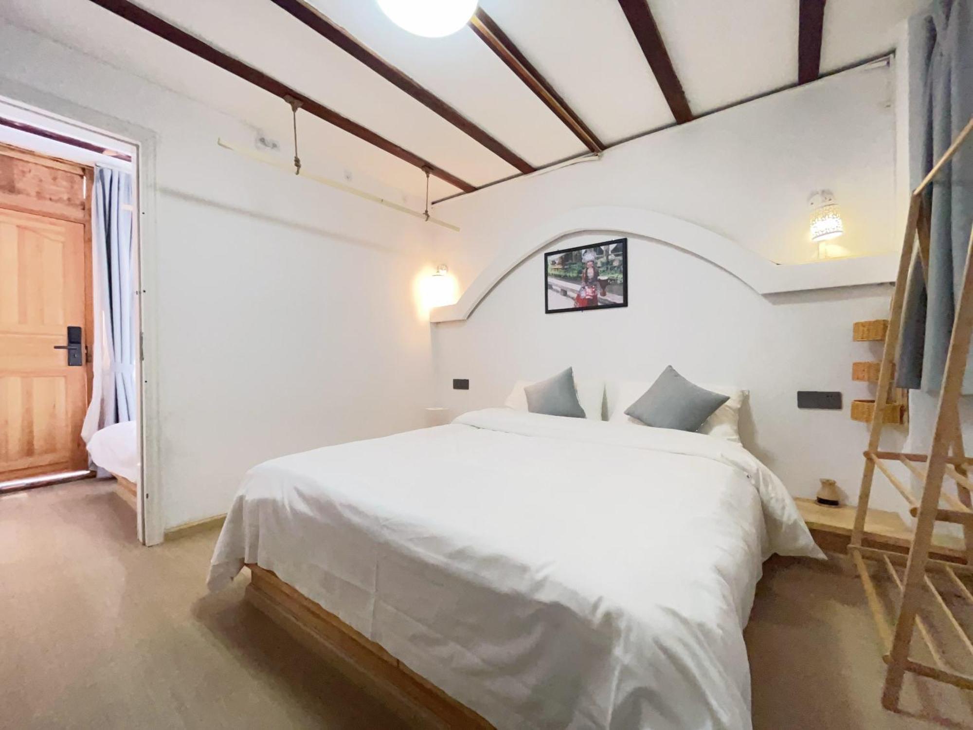 Big Tree Guesthouse - Naxi Old Style Lijiang  Extérieur photo