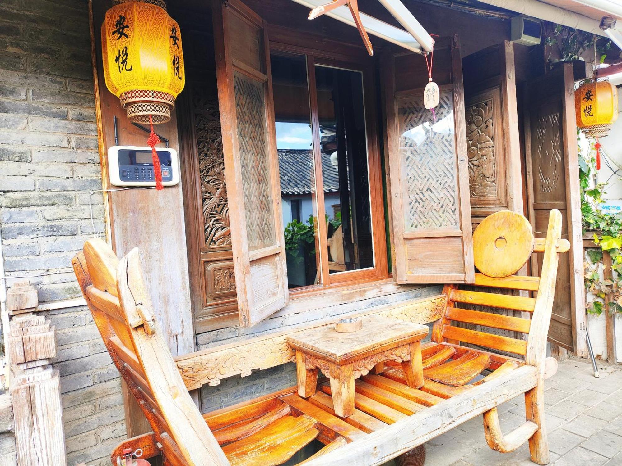 Big Tree Guesthouse - Naxi Old Style Lijiang  Extérieur photo